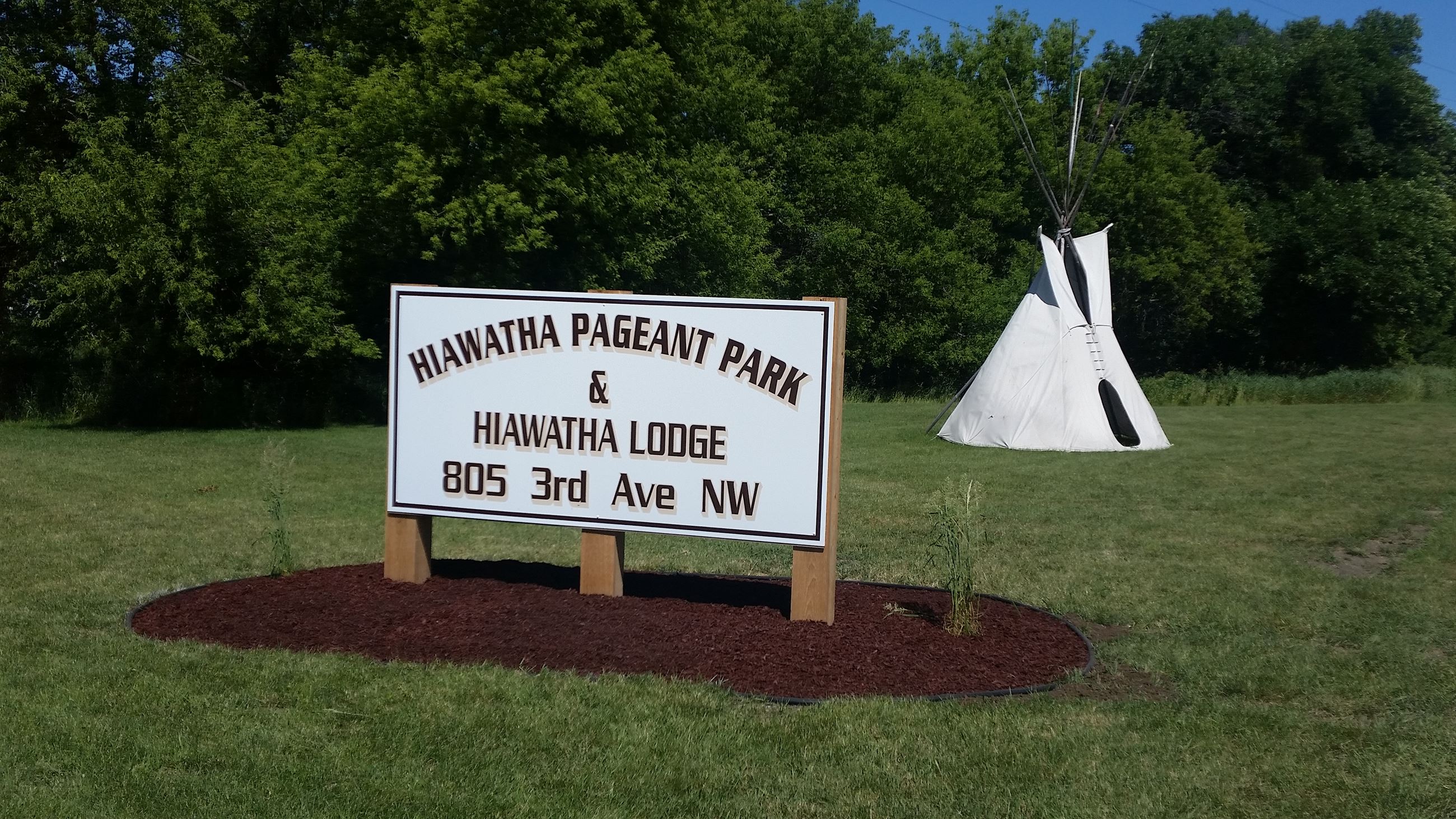 Hiawatha Lodge 